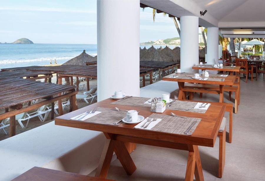 Emporio Ixtapa Hotel Ixtapa  Exterior photo Restaurant at the resort