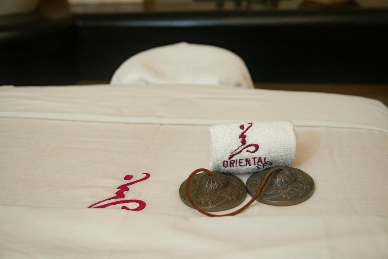 Emporio Ixtapa Hotel Ixtapa  Exterior photo A set of massage stones