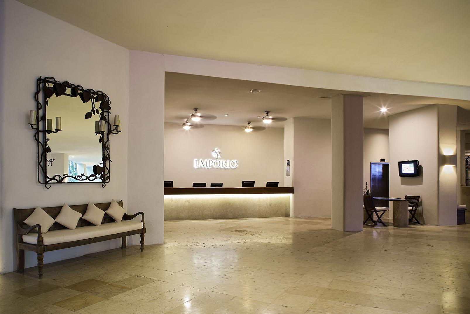 Emporio Ixtapa Hotel Ixtapa  Exterior photo Lobby