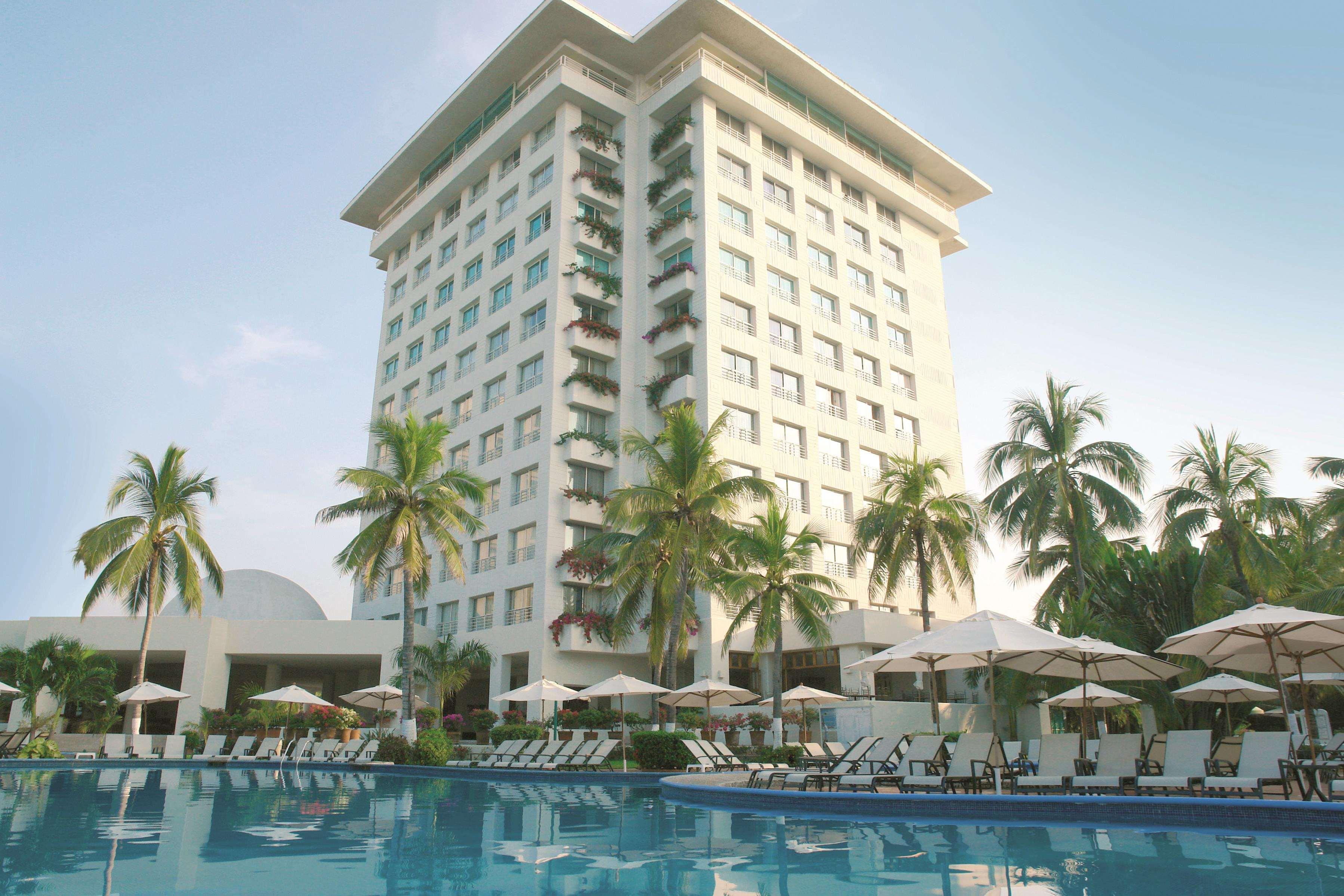 Emporio Ixtapa Hotel Ixtapa  Exterior photo The hotel's main building
