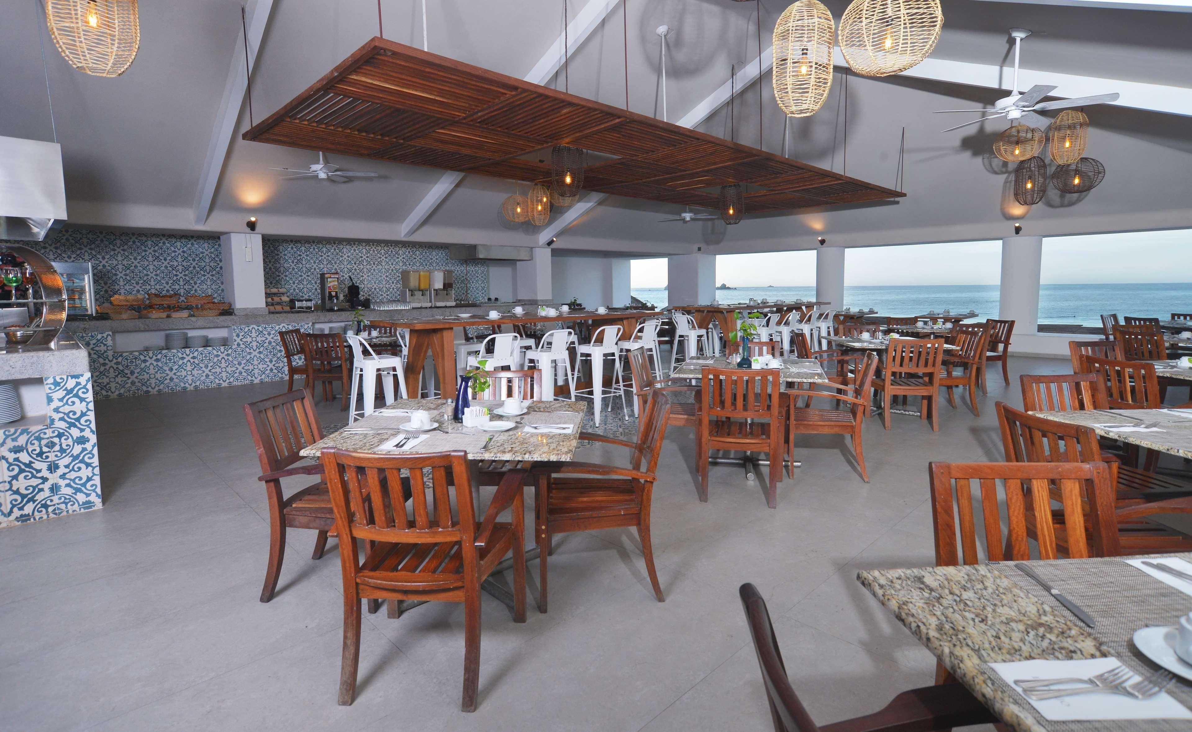 Emporio Ixtapa Hotel Ixtapa  Exterior photo The restaurant at the resort